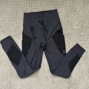 Lululemon Cargo Super-High-Rise Hiking Tights Leggings 25" in Black Size 6